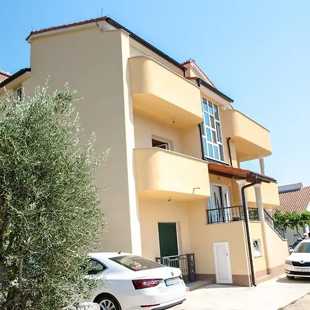 Palatium * Kaštela